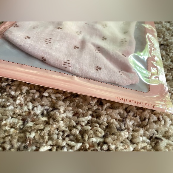 UV protection face Mask by Oh!Sunny. Breathable. Unisex. Buy 1 get 1 free - Picture 10 of 13